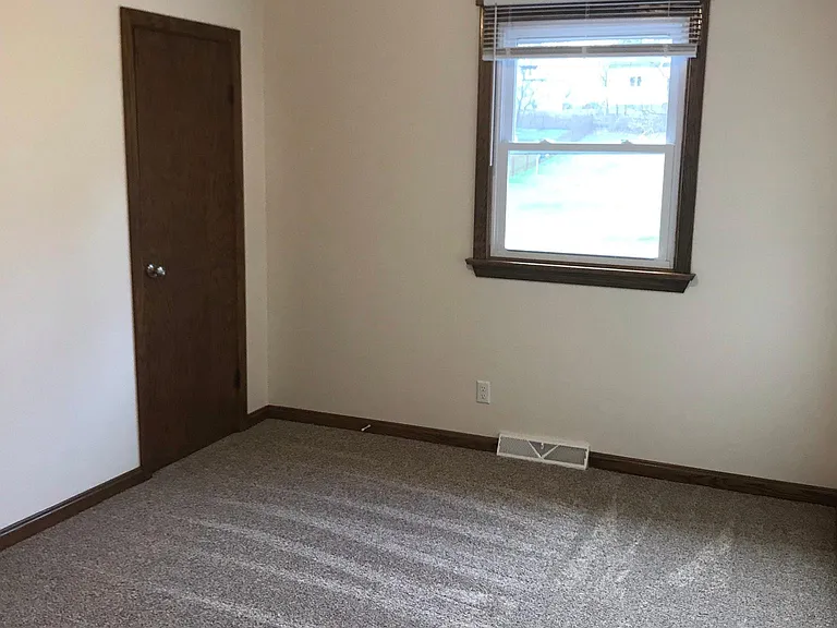 1472 Nicholson St — Photo 8