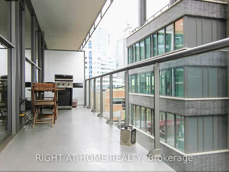 25 Oxley St #412 — Photo 13