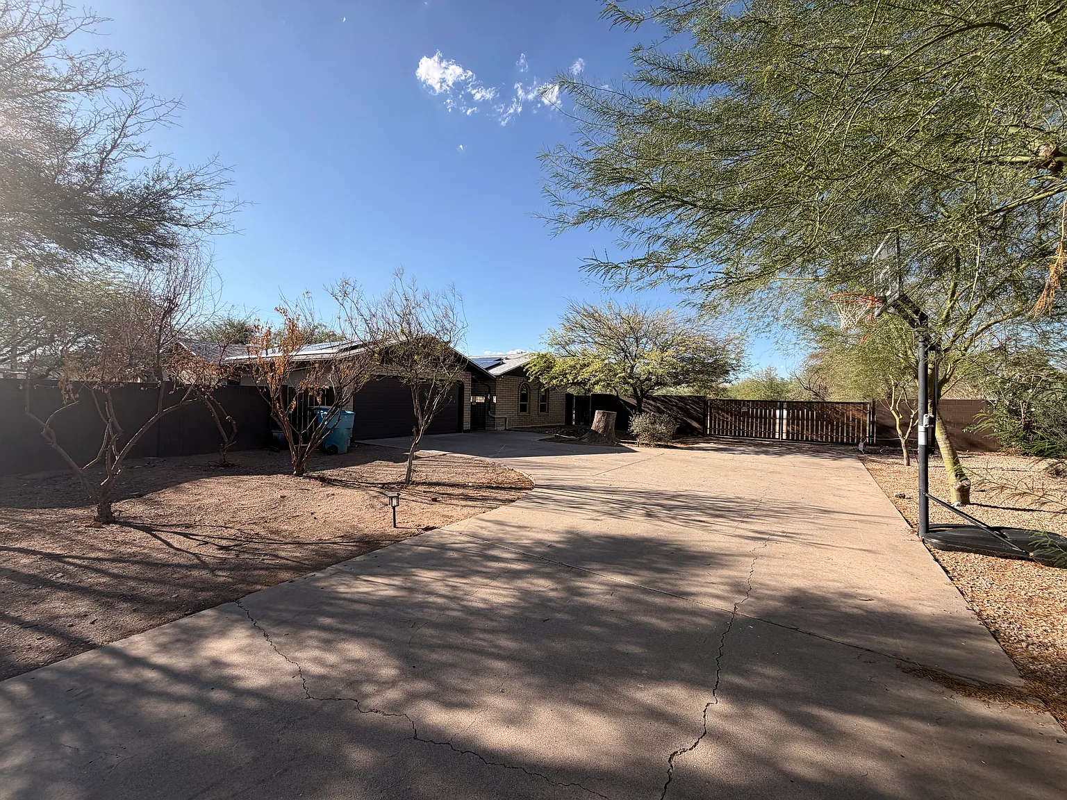 5 bed, 2011 sqft, $5,000 — Photo 2
