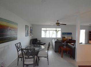 725 Torrey Pines Ave, Sun City Center, FL 33573