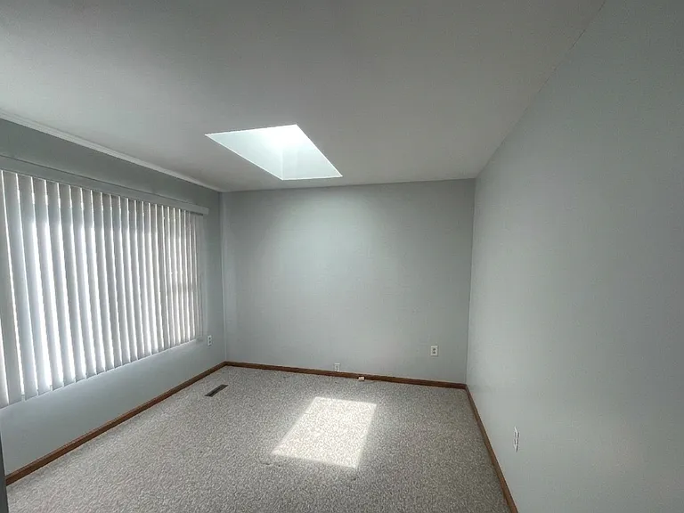 77 Goldfinch Ln — Photo 11