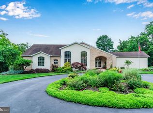 129 Foxfire Ln, Lewisberry, PA 17339