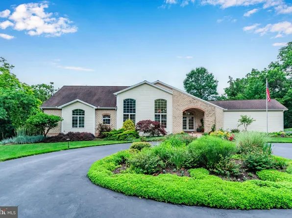 129 Foxfire Ln, Lewisberry, PA 17339