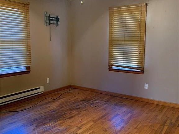 2nd image of 104 E Saint Joseph Ave