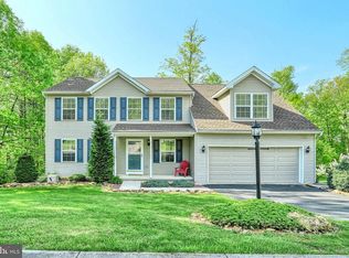 1796 Pin Oak Dr, Spring Grove, PA 17362
