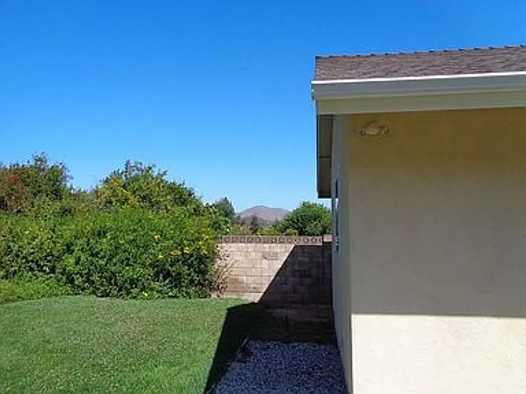 1131 Knollwood Dr — Photo 18