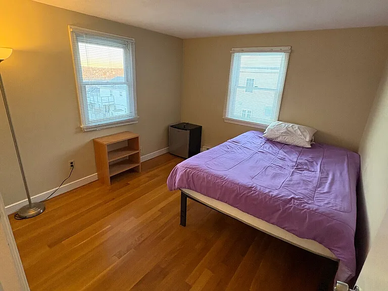 92 Sylvia St — Photo 8
