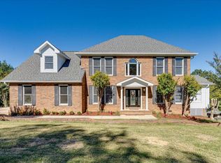 1913 Bay Pointe Dr, Hixson, TN 37343