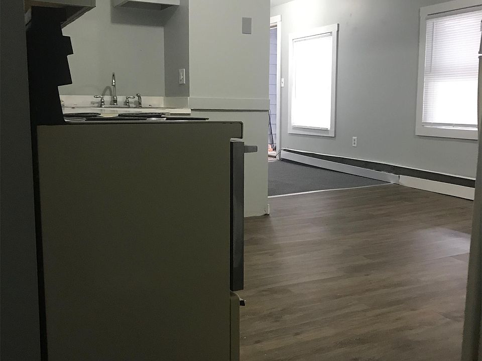 25 Spring St Auburn ME Zillow