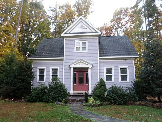 1st image of 136 Lake Point Dr