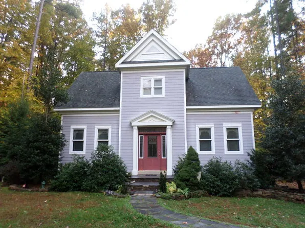 136 Lake Point Dr, Clarksville, VA 23927
