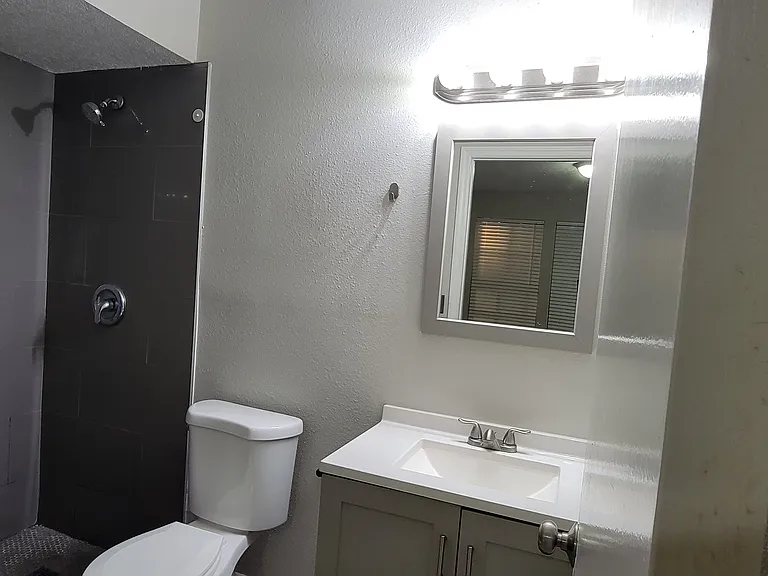 6148 Westgate Dr #103 — Photo 18