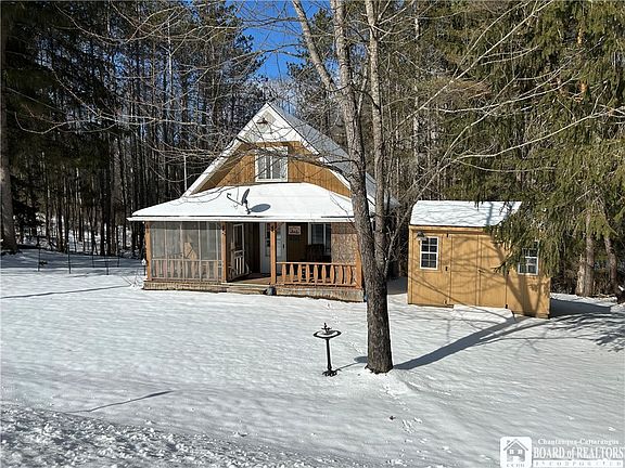 3rd image of 2031 Wolf Creek Rd