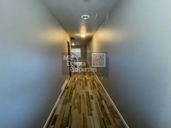 109 E Juniper, 109 E Juniper Ave APT 6, Mitchell, SD 57301