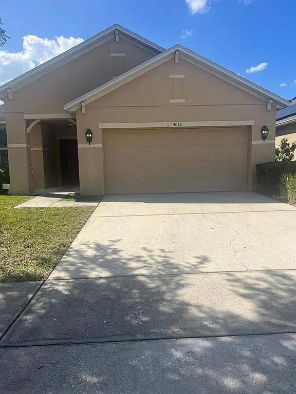 4 bed, 2.0 bath, 1872 sqft, $2,500 — Photo 2