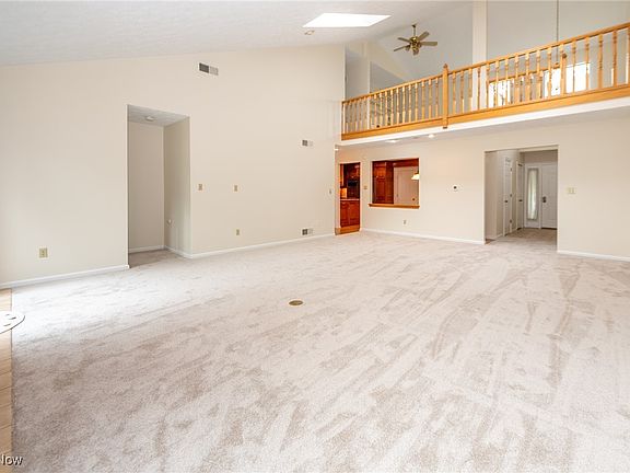 4th image of 849 Knightsbridge Dr