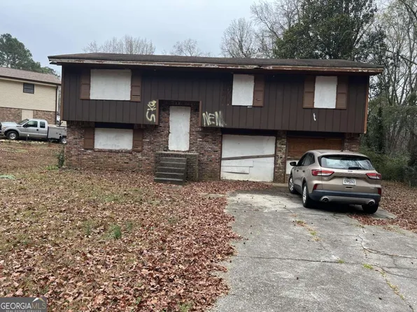 5827 Christopher Ln, Lithonia, GA 30058