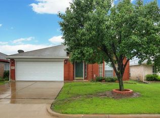 10217 Eureka Springs Ct, Fort Worth, TX 76108