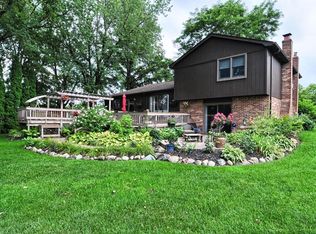 700 Holly Bush Dr, Holly, MI