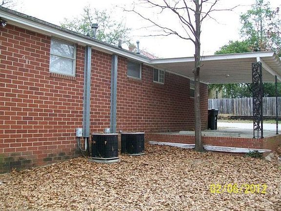 2nd image of 1426 Troupe St #4