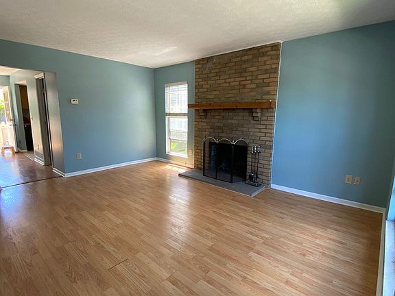 1st Floor Living Room