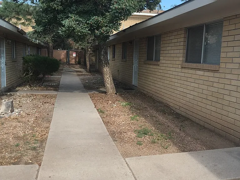 540 Madeira Dr. SE — Photo 3