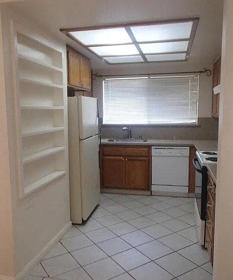 2109 California Dr — Photo 9