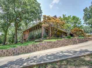 1012 N Woodland Dr, Sand Springs, OK 74063