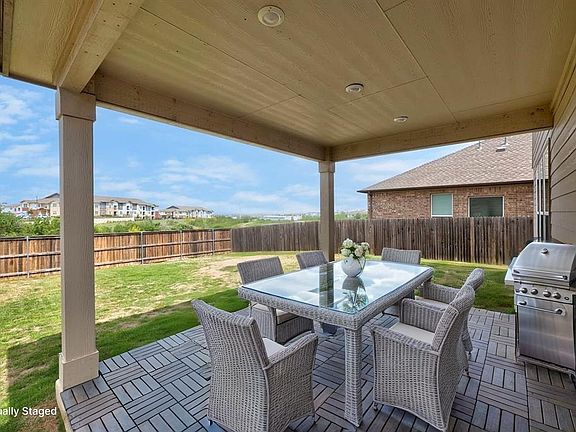 2nd image of 121 Kulmbacher Dr