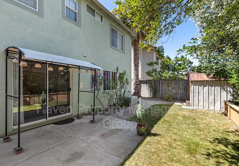 2866 Valcourt Way — Photo 16