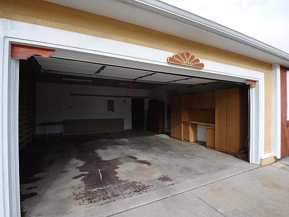 Oversize 2 car garage