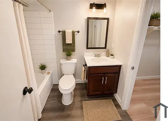 3 bed, $2,559 — Photo 2