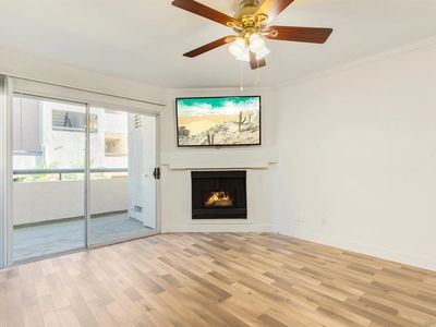 5550 Owensmouth Ave APT 121, Woodland Hills, CA, 91367
