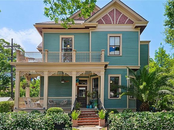 2nd image of 2104 General Pershing St