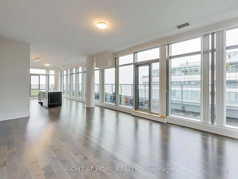 39 Queens Quay E #1126 — Photo 11