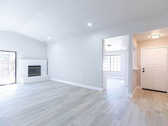 4th image of 636 S Gordon St