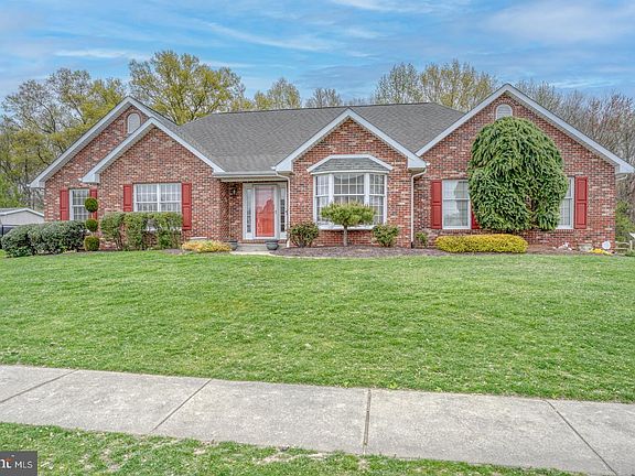 3rd image of 113 Megan Dr