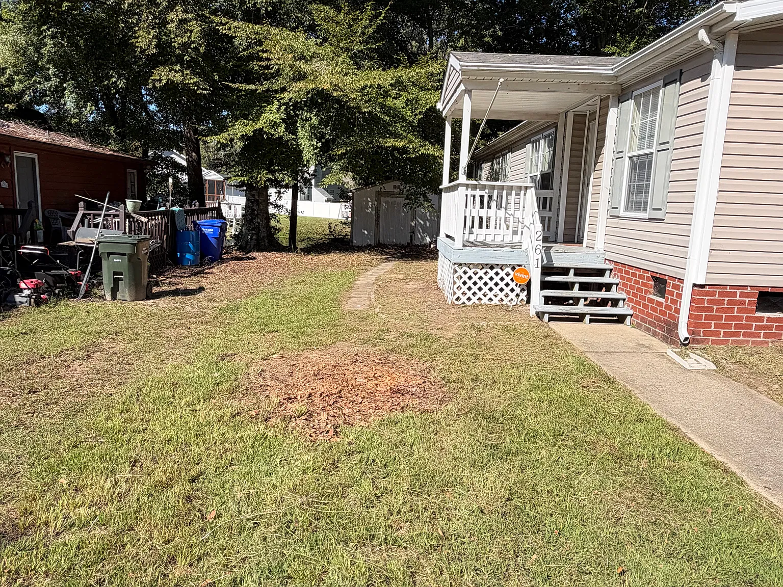 3 bed, 1053 sqft, $2,100 — Photo 1