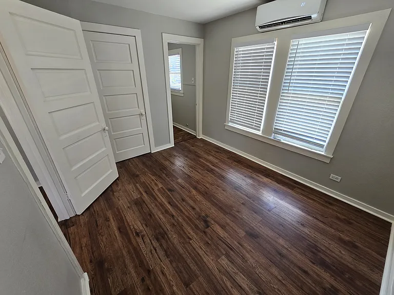 203 East Rosewood Avenue - 1 — Photo 6