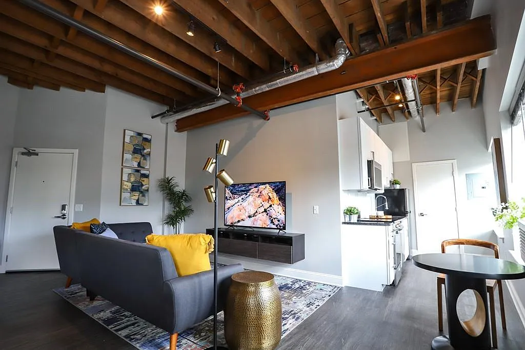 113 Broad St — Photo 3