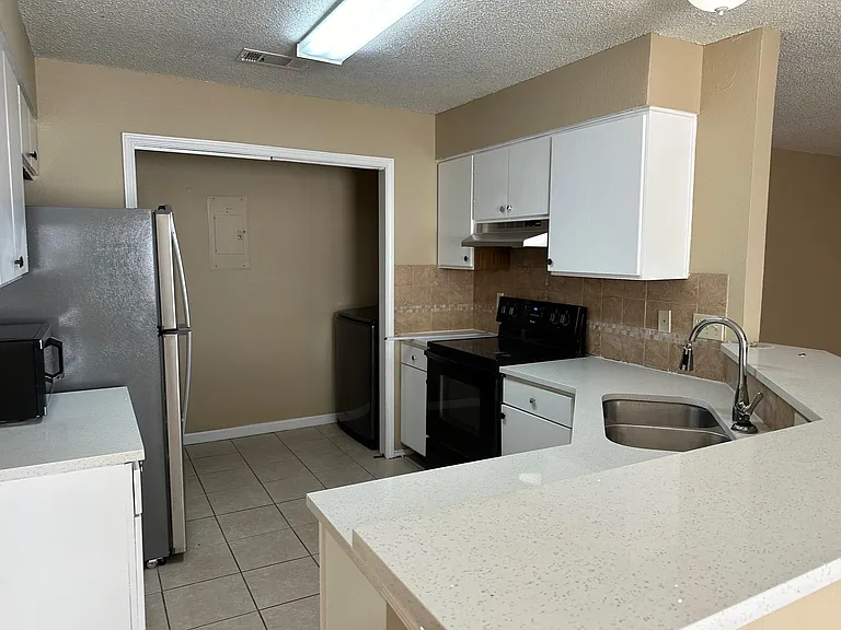 4300 Duval Rd #B — Photo 3