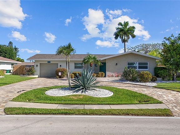 3rd image of 4116 Country Club Blvd