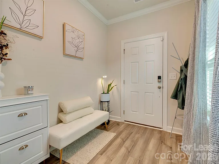 4009 Woodland View Dr — Photo 3