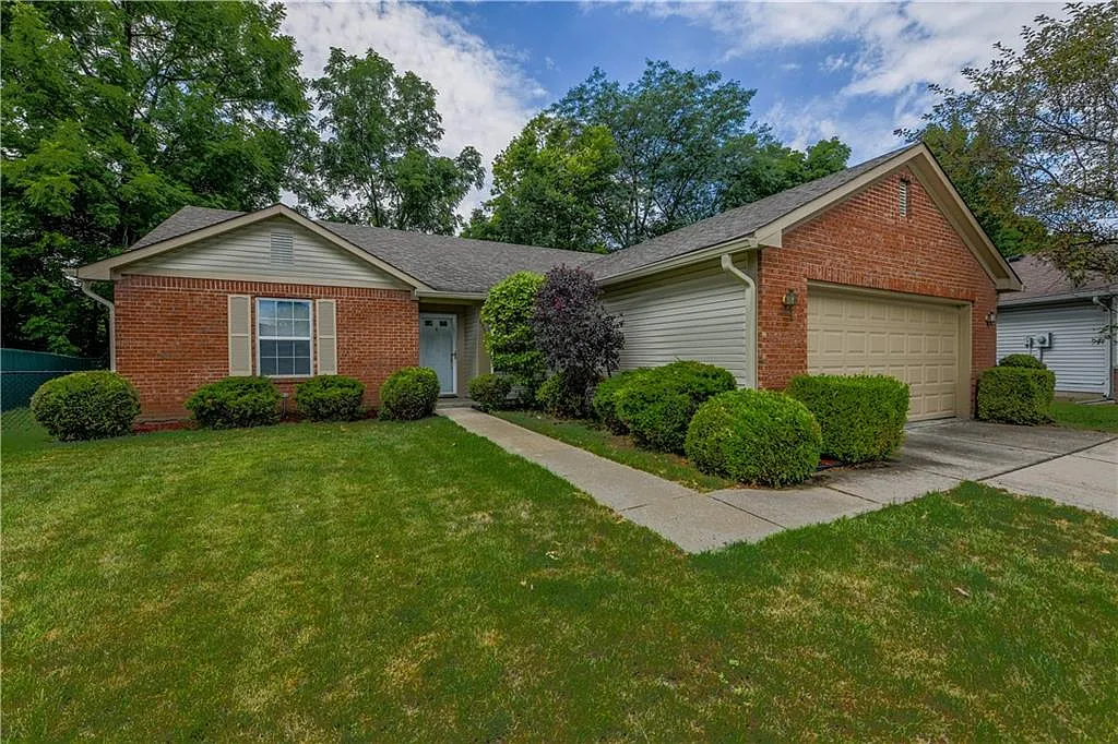 8458 Southern Springs Dr photo 1