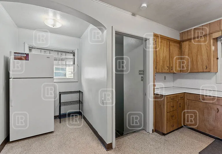 808 E Mission Ave — Photo 17