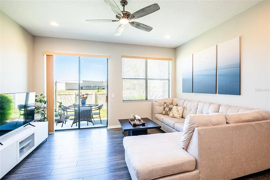2 bed, 2.5 bath, 1632 sqft, $2,600 — Photo 3