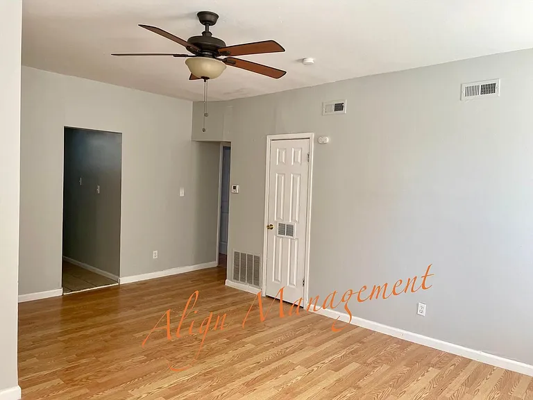 5843 Cabanne Ave #K — Photo 11