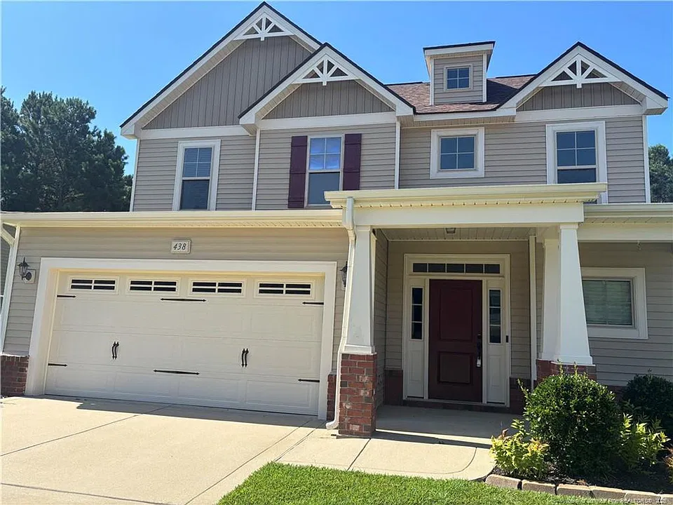 438 Roanoke Dr