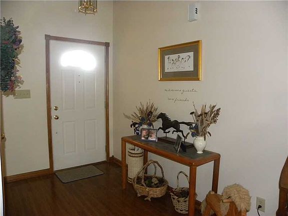 3rd image of 6740 Sara Ct