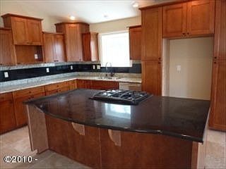 3rd image of 4640 SW Beach Ave